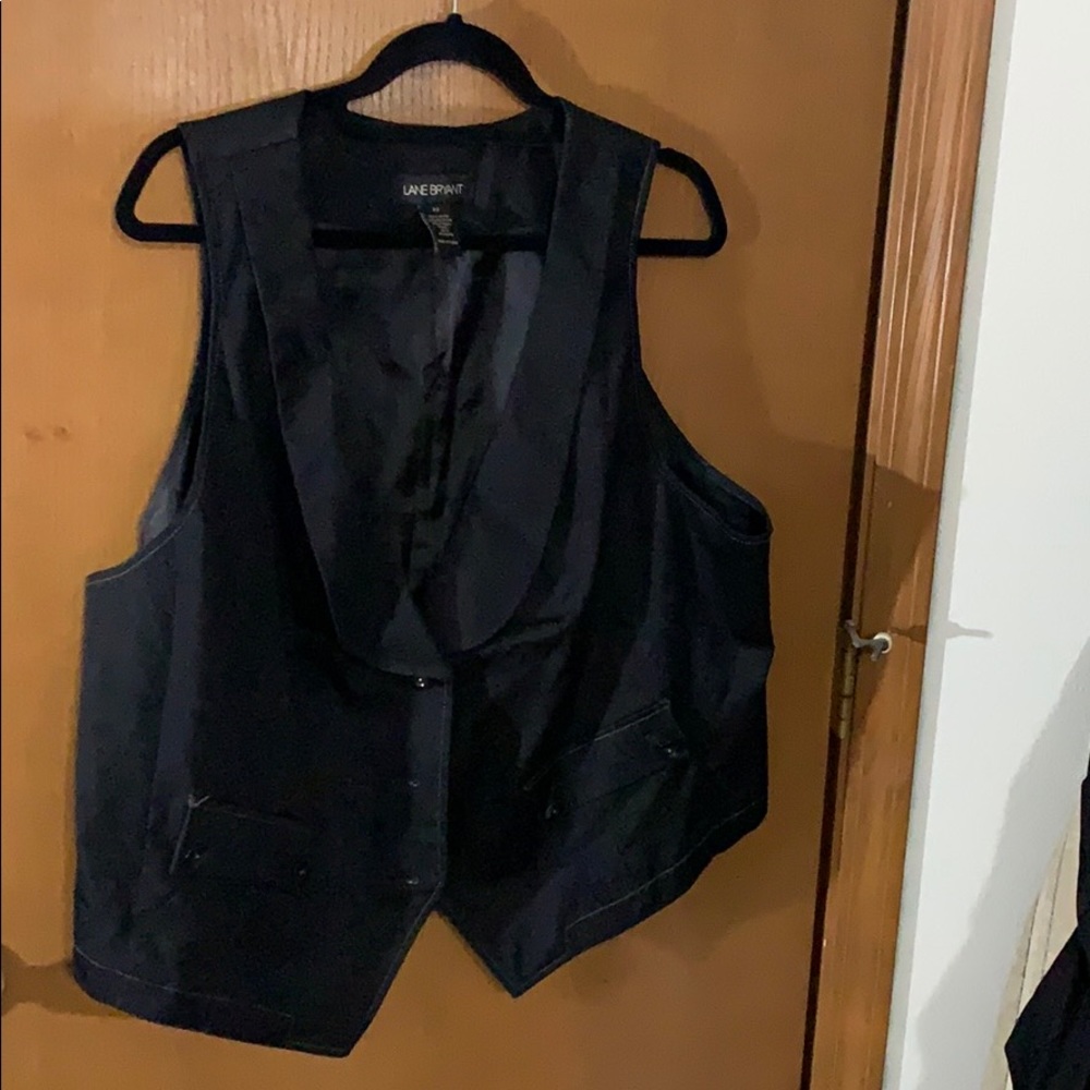 Tailored blended black vest
